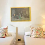 Palazzo Tiolo *